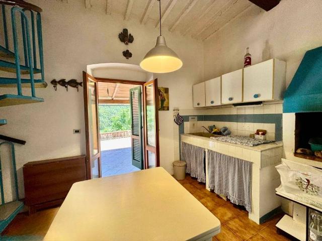 Appartamento in vendita a Rio, Toscana