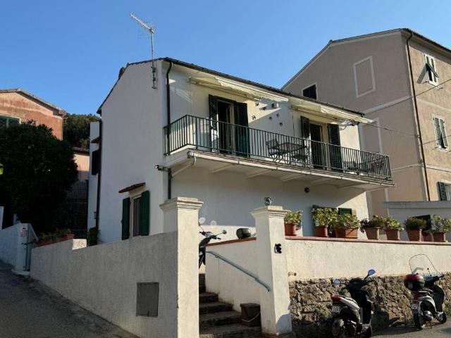 Appartamento in vendita a Rio, Toscana