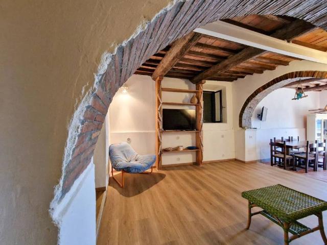 Appartamento in vendita a Rio, Toscana