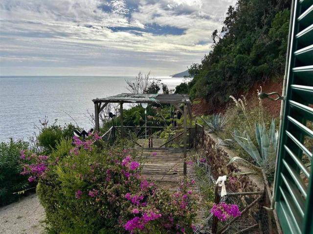 Appartamento in vendita a Rio, Toscana