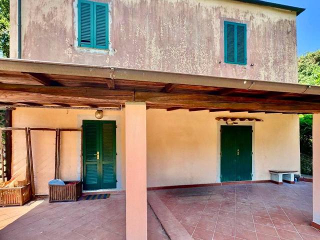 Appartamento in vendita a Rio, Toscana