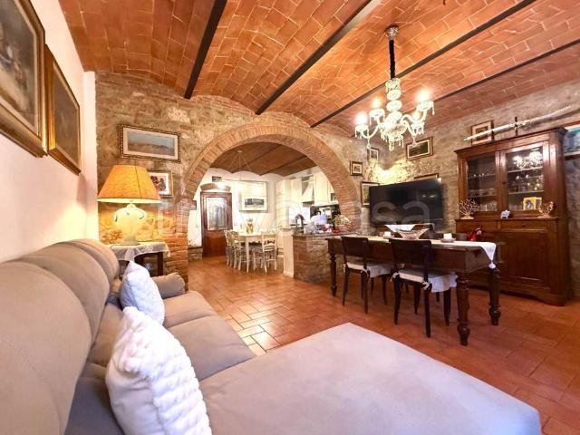 Appartamento in vendita a Riparbella, Toscana