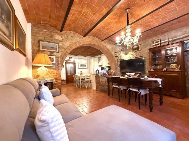 Appartamento in vendita a Riparbella, Toscana
