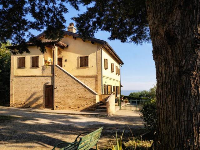 Appartamento in vendita a Petrella, Marche
