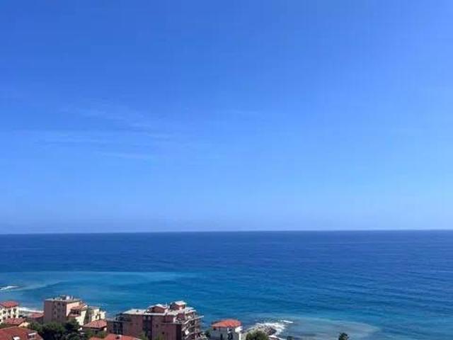 Appartamento in vendita a Riva Ligure, Provincia di Imperia