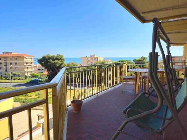 Appartamento in vendita a Riva Ligure, Liguria