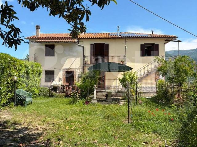 Appartamento in vendita a Rivodutri, Lazio