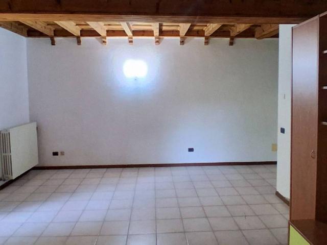 Appartamento in vendita a Robbiate, Lombardia
