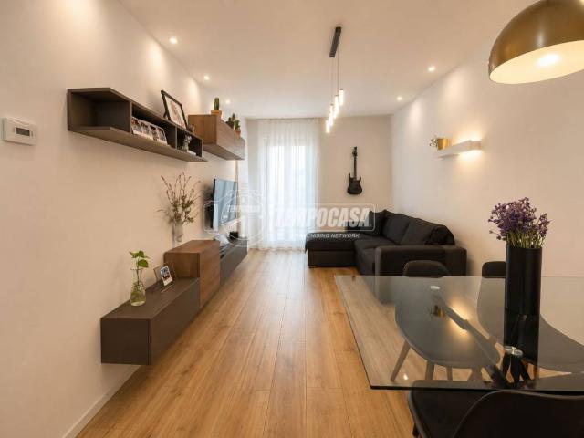 Villa Indipendente in vendita a Robbiate, Lombardia
