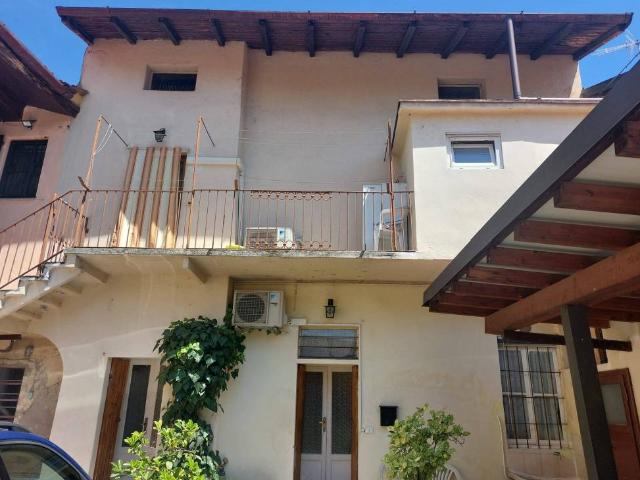 Appartamento in vendita a Robbiate, Lombardia