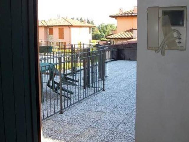 Appartamento in vendita a Robbiate, Lecco