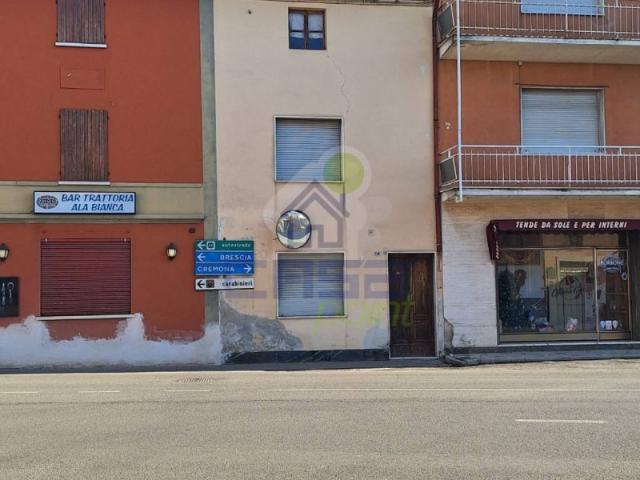 Villa Indipendente in vendita a Robecco D'oglio, Lombardia