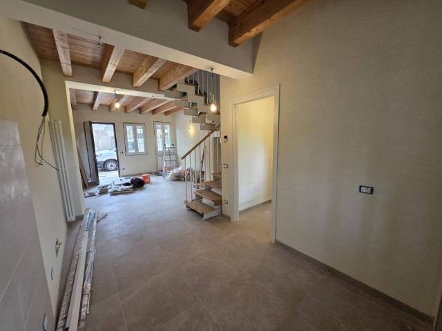 Appartamento in vendita a Casterno, Robecco sul Naviglio