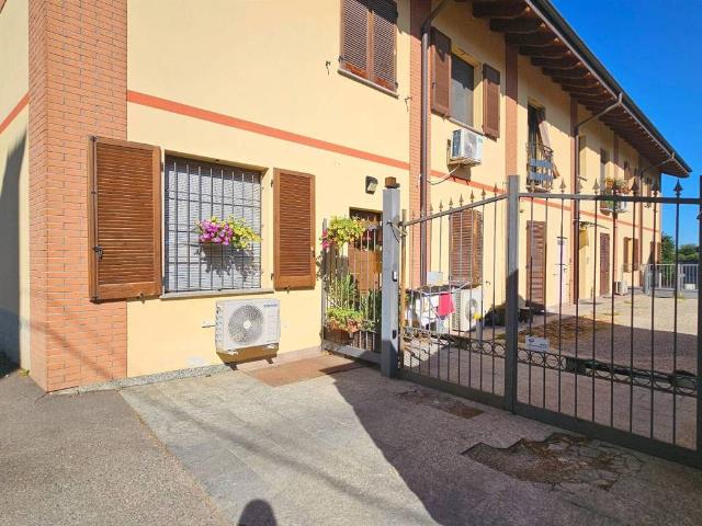 Appartamento in vendita a Robecco Sul Naviglio, Lombardia