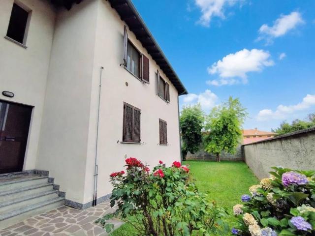 Appartamento in vendita a Robecco Sul Naviglio, Lombardia