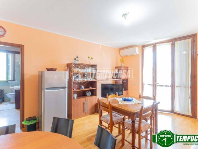 Appartamento in vendita a Robecco Sul Naviglio, Lombardia