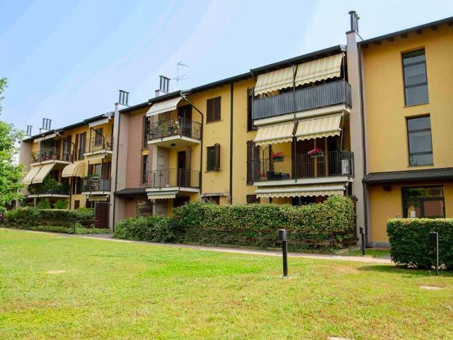 Appartamento in vendita a Robecco Sul Naviglio, Lombardia