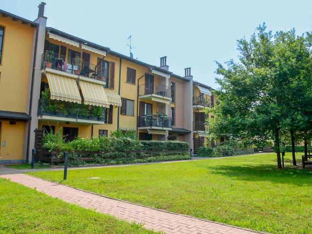 Appartamento in vendita a Robecco Sul Naviglio, Lombardia