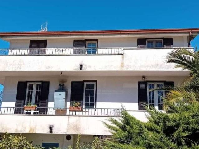 Appartamento in vendita a Arce, Lazio