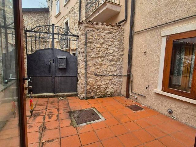 Appartamento in vendita a Rocca Di Cambio, Abruzzo