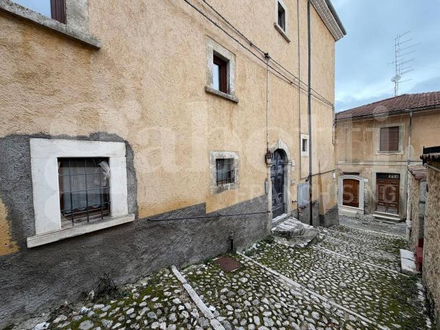 Appartamento in vendita a Rocca Di Mezzo, Abruzzo