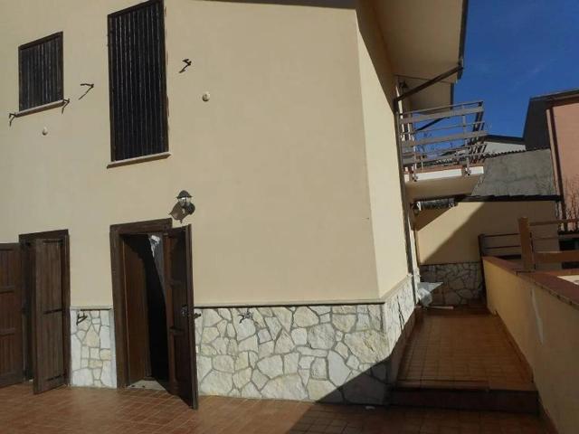Appartamento in vendita a Rocca Di Mezzo, Abruzzo