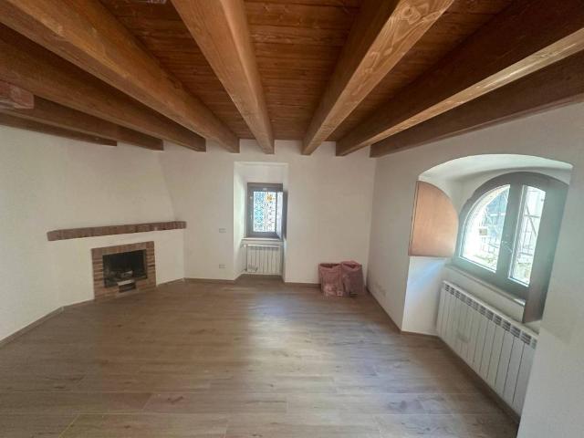 Appartamento in vendita a Rocca Di Mezzo, Abruzzo