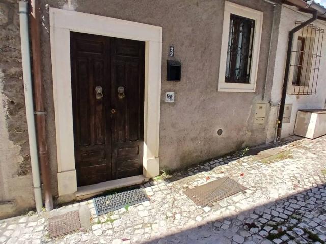 Appartamento in vendita a Rocca Di Mezzo, Abruzzo