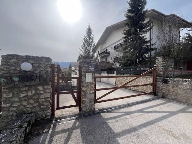 Appartamento in vendita a Rocca Di Mezzo, Abruzzo