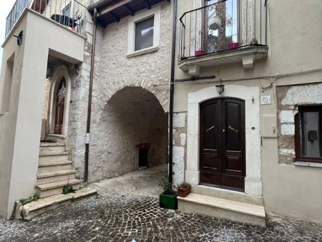 Appartamento in vendita a Rocca Di Mezzo, Abruzzo