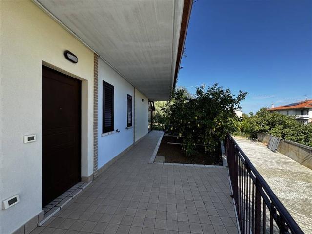 Appartamento in vendita a Vallevò, Rocca San Giovanni