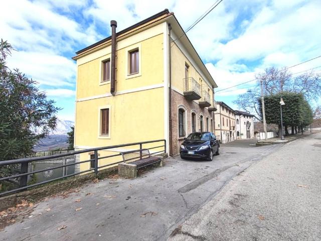 Appartamento in vendita a Roccabascerana, Campania