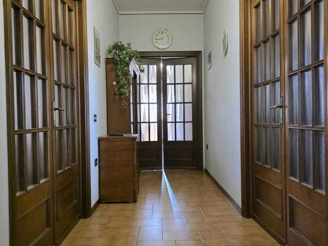 Appartamento in vendita a Roccabianca, Parma