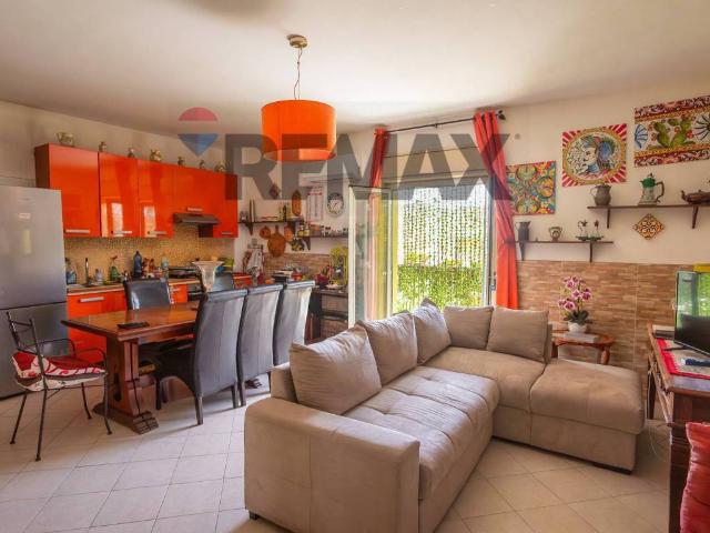 Appartamento in vendita a Roccalumera, Sicilia