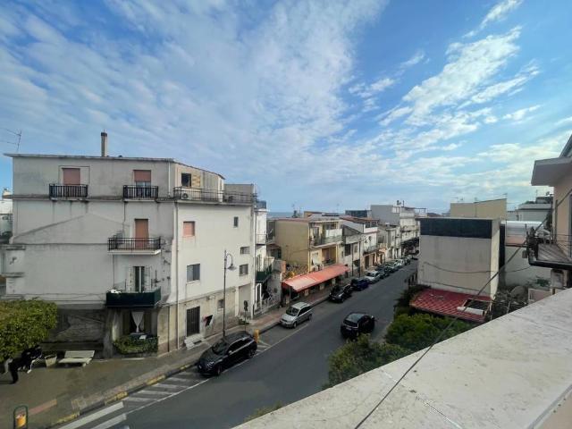 Appartamento in vendita a Calabria, Reggio Calabria