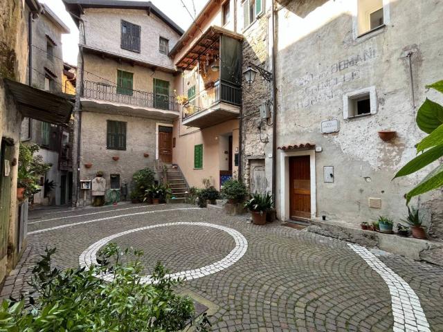 Appartamento in vendita a Rocchetta Nervina, Liguria
