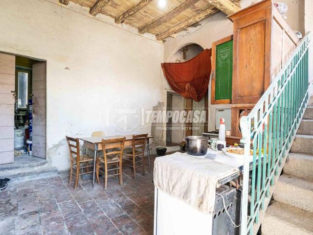 Villa Indipendente in vendita a Rogeno, Lombardia