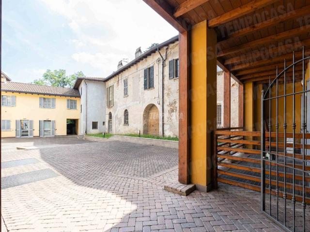 Appartamento in vendita a Rogeno, Lombardia