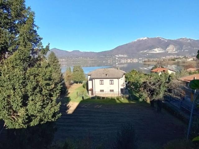 Appartamento in vendita a Rogeno, Lombardia