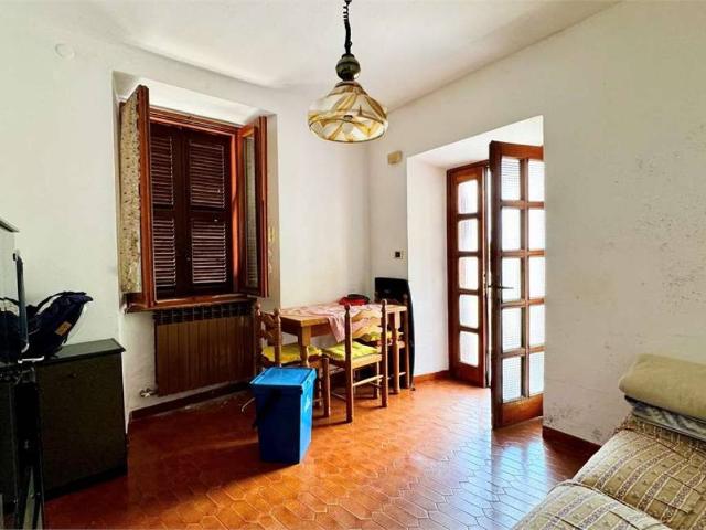 Appartamento in vendita a Rogno, Lombardia