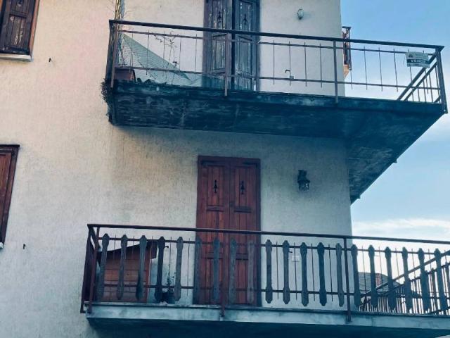 Appartamento in vendita a Rogno, Lombardia