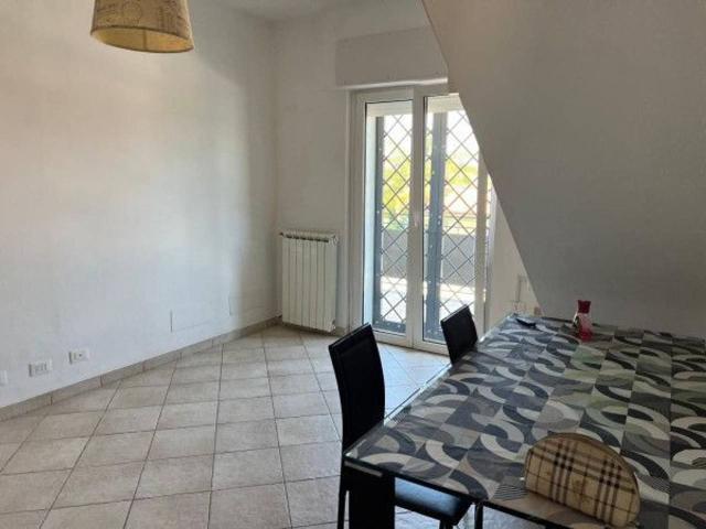 Appartamento in vendita a Stagni di Ostia, Roma Capitale