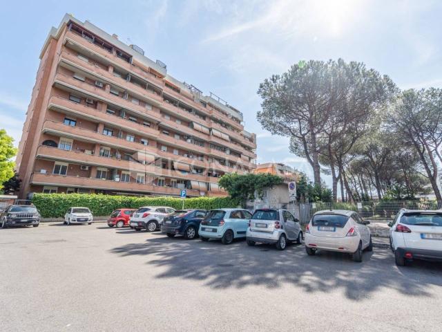 Appartamento in vendita a Osteria del Curato, Roma Capitale