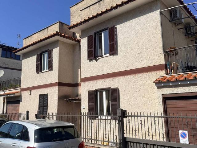 Appartamento in vendita a Casale Prima Porta, Roma Capitale