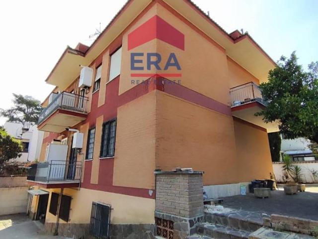 Appartamento in vendita a Municipio Roma X, Roma Capitale