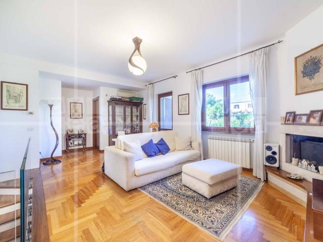 Appartamento in vendita a Monte Migliore, Roma Capitale