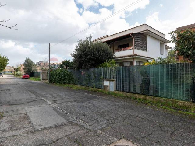Villa Indipendente in vendita a Roma Capitale, Lazio