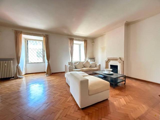 Appartamento in vendita a Campitelli, Roma