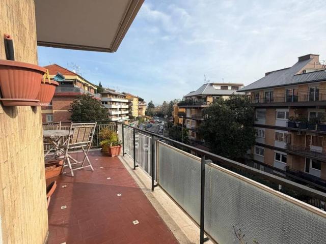 Appartamento in vendita a Municipio Roma XV, Roma Capitale
