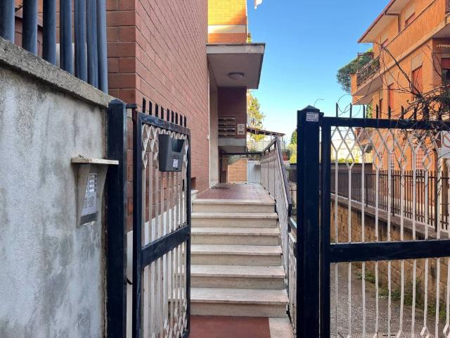 Appartamento in vendita a Municipio Roma XI, Roma Capitale